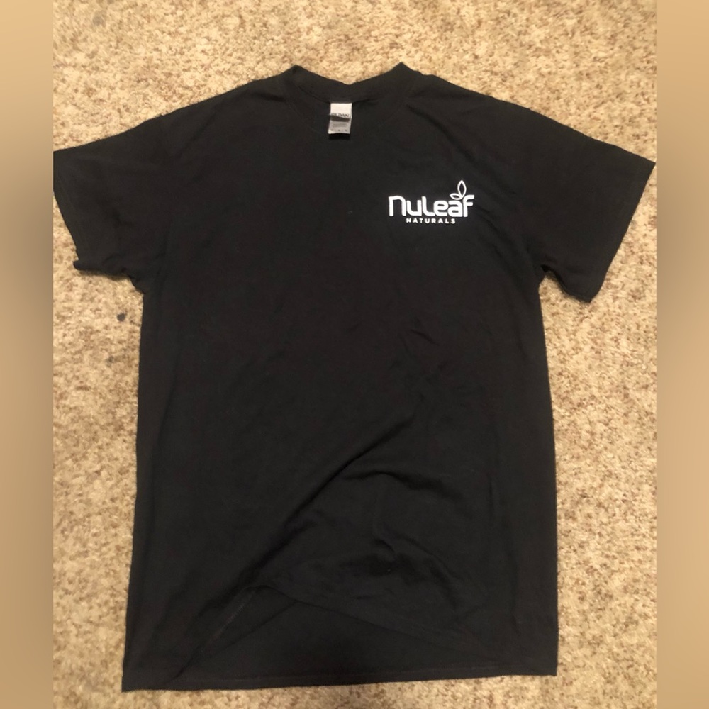 Nuleaf Naturals black t-shirt